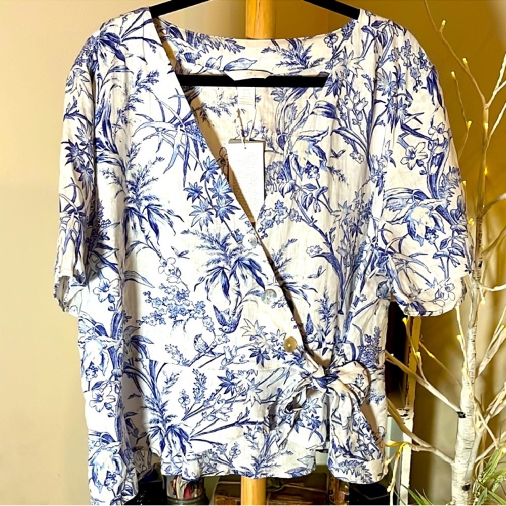 #169-H&M Blue and White Wrap Blouse with 3/4 Sleeves Natural Linen NWT